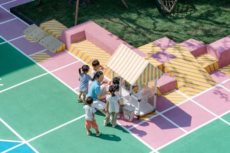 Flying Chess Kindergarten